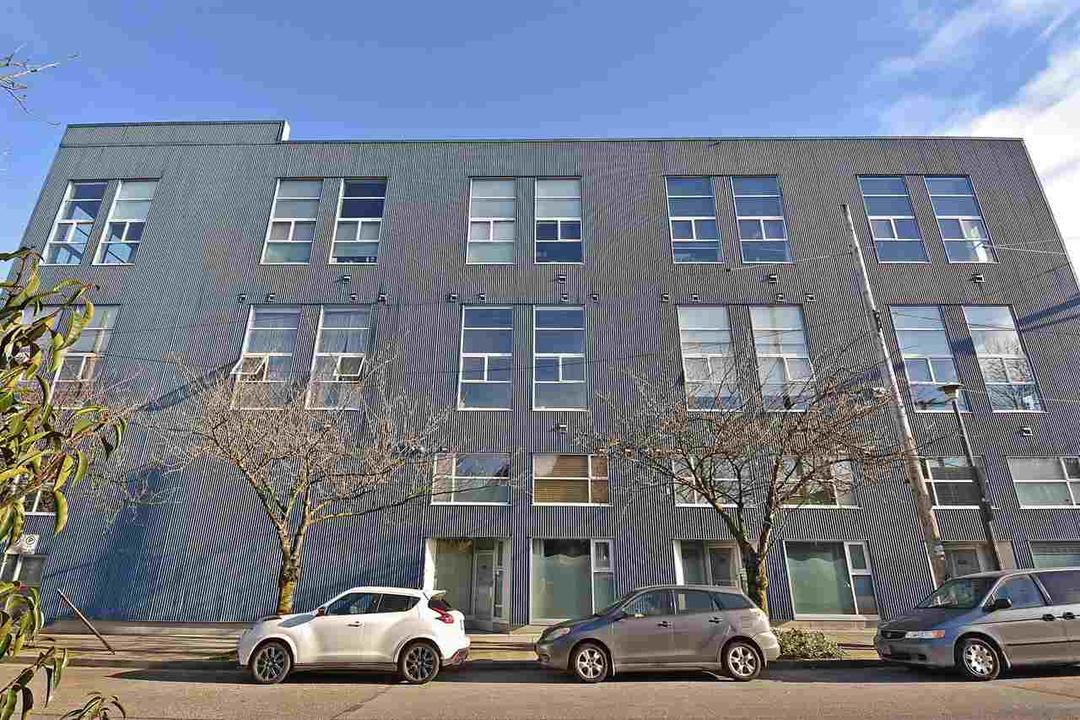 1220 e pender street