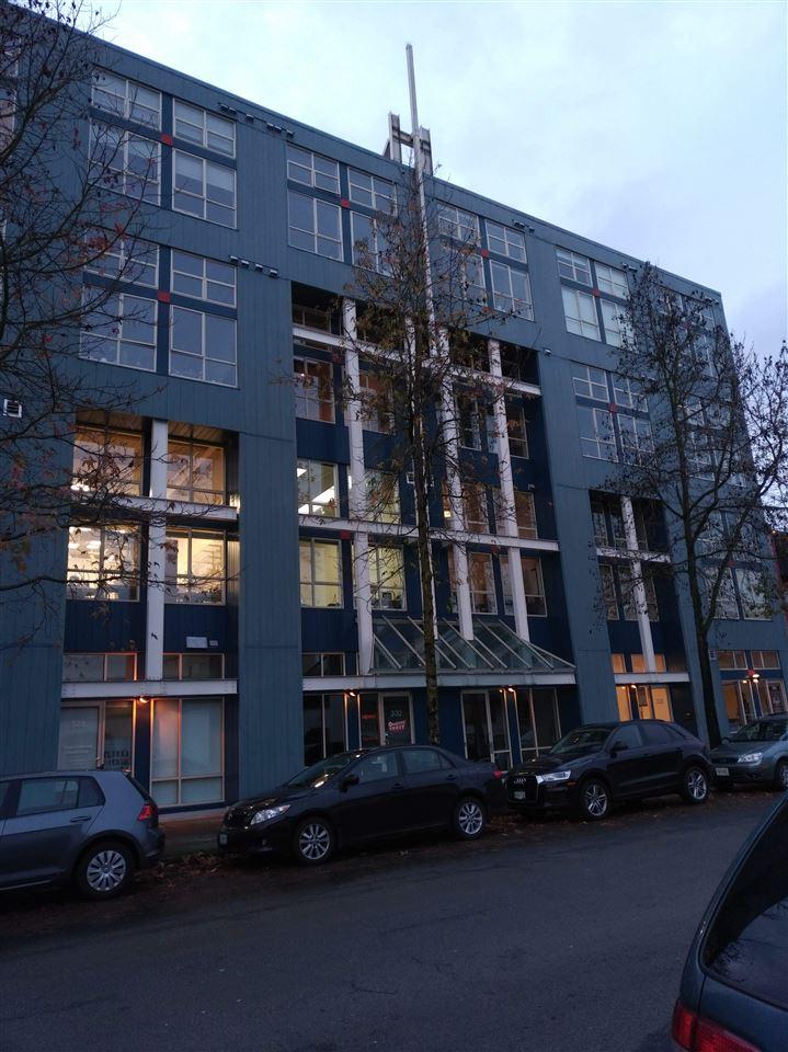 338 w 8 avenue