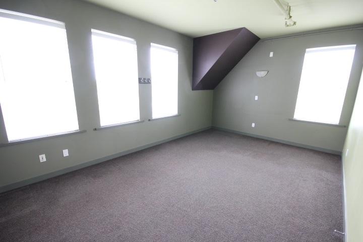 10958 barnston view road