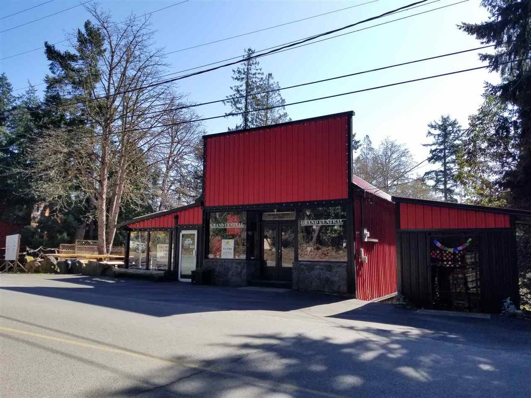 2470 sturdies bay road