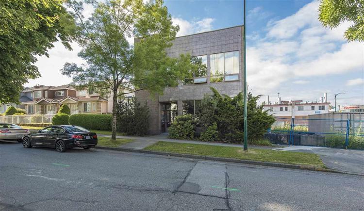 property-image