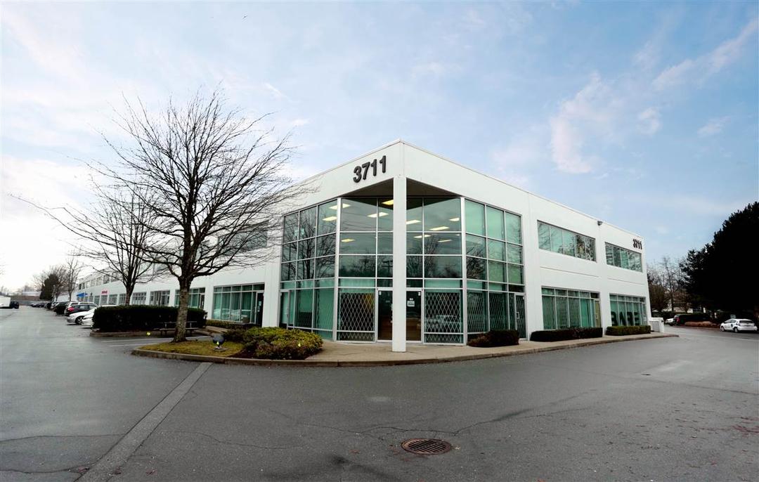 3711 north fraser way