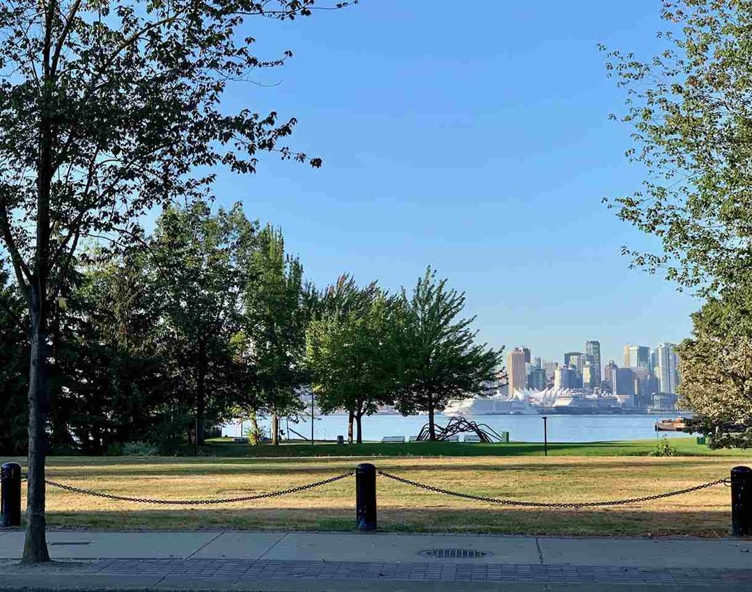 252 w esplanade avenue