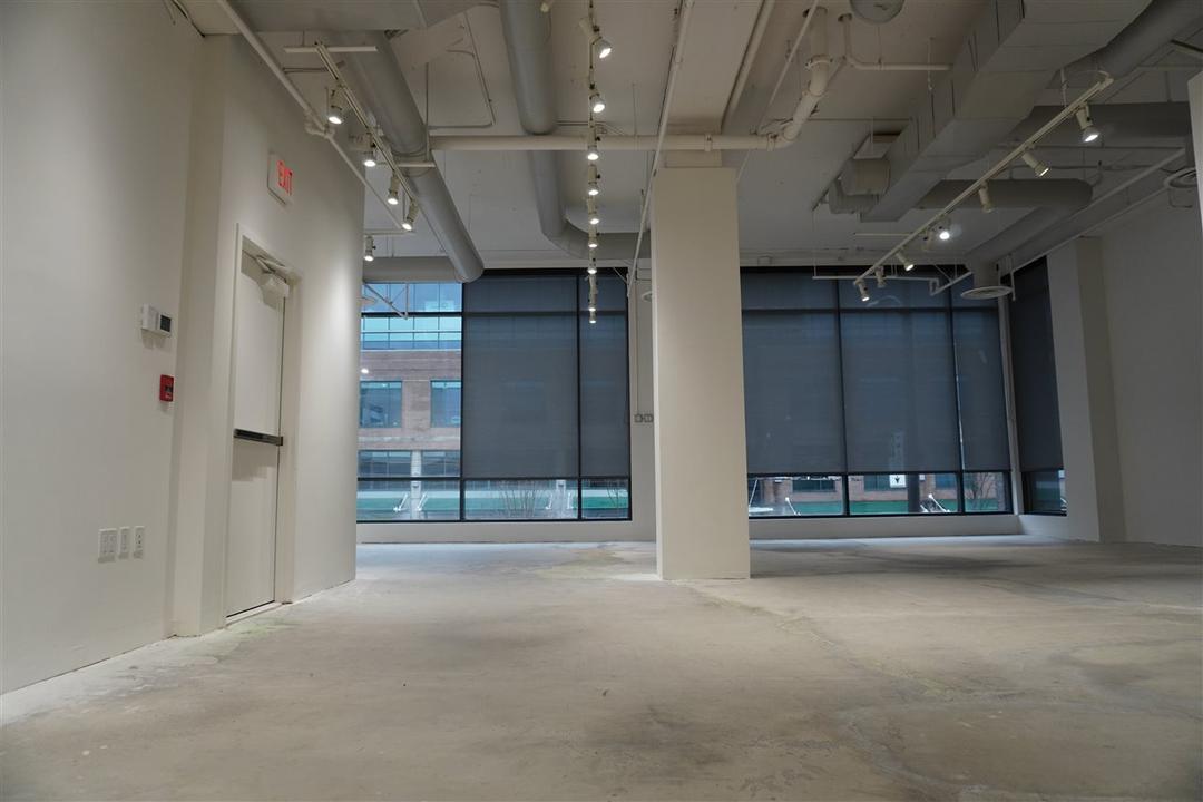 1595 w broadway