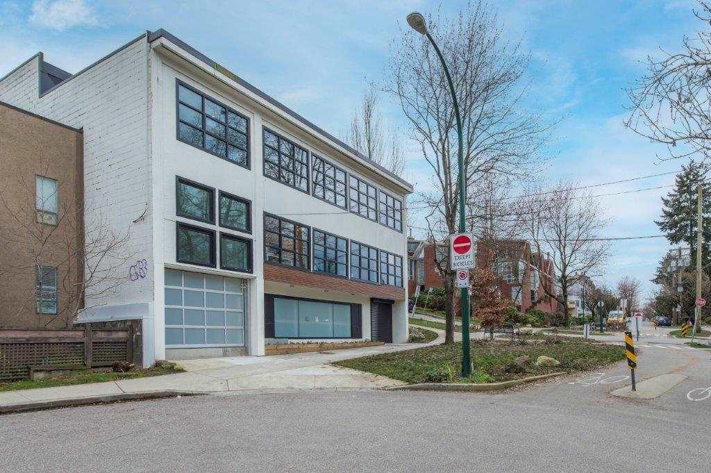 990 w 7th avenue