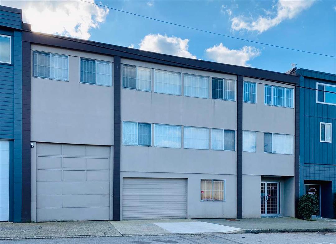 290 e 1st avenue