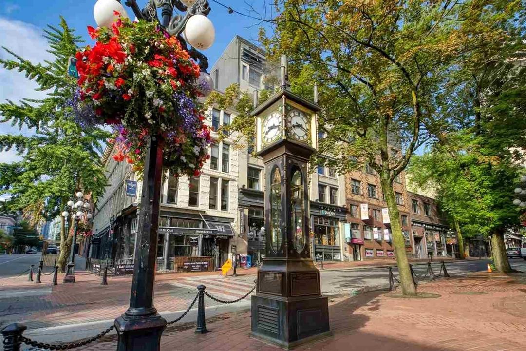 1000b w cordova street