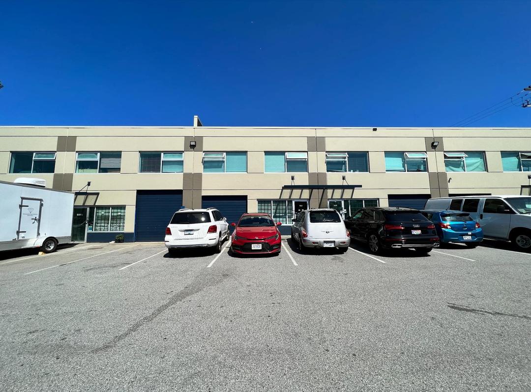 1541 e kent avenue north avenue