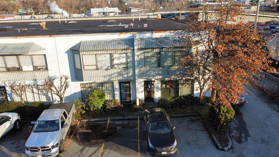 829 w 1st street