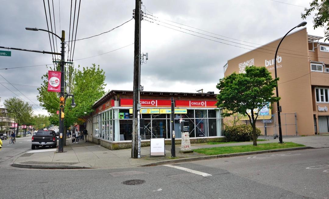 2601 commercial drive