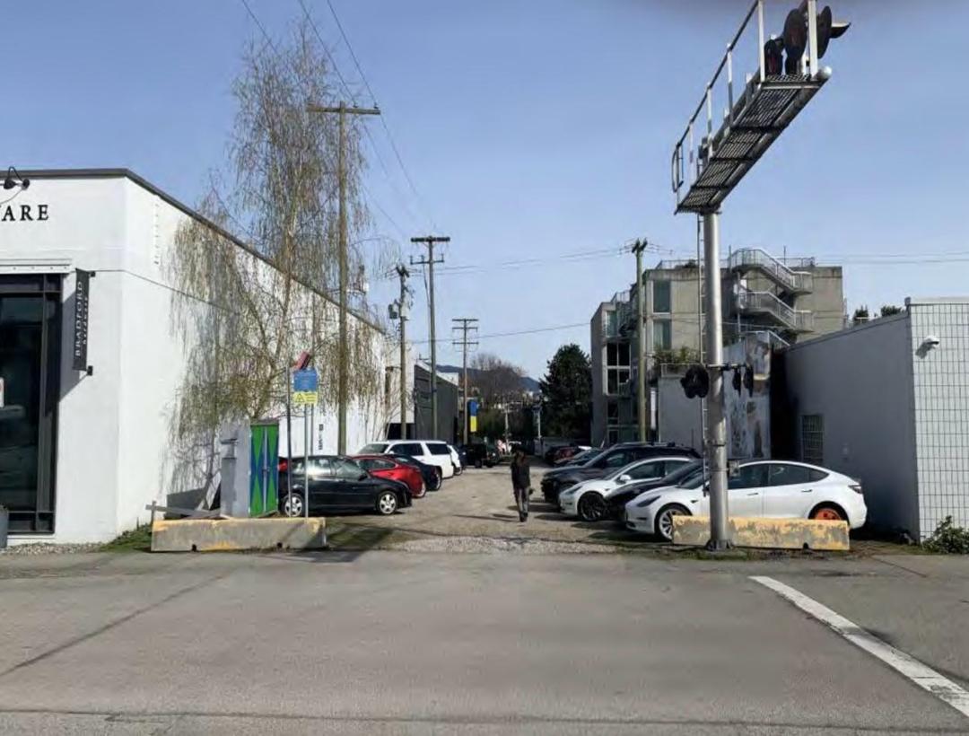 1585 w 3rd avenue