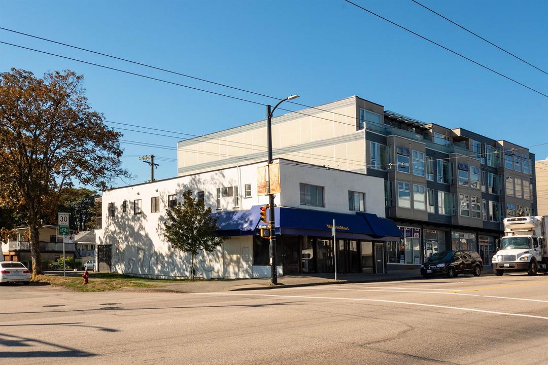 2794 e hastings street