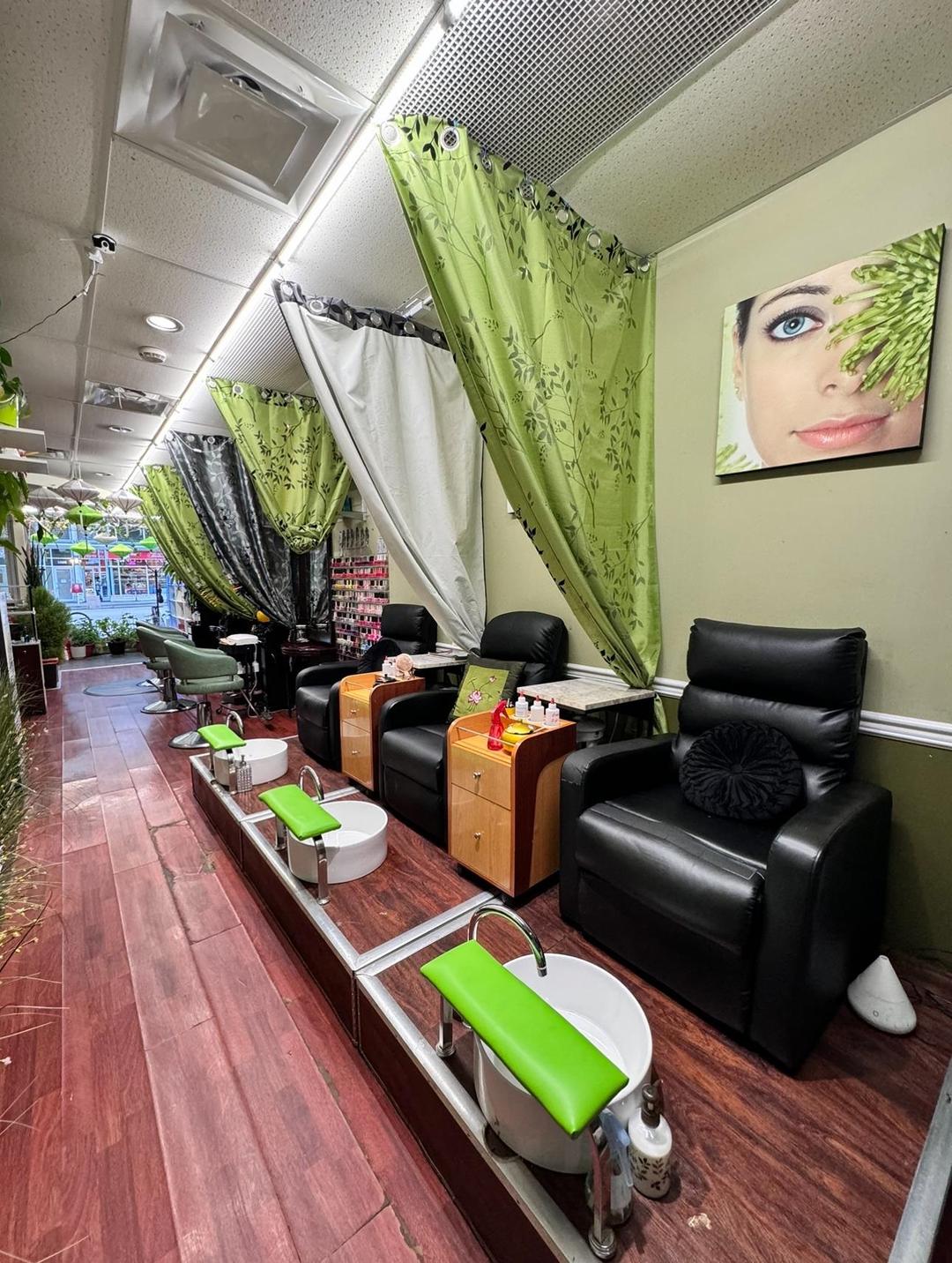 1093 w broadway