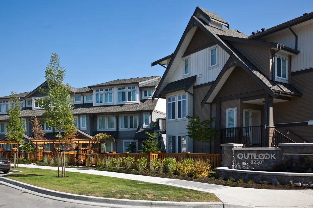 20953 83 ave
