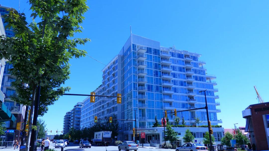 100 esplanade e