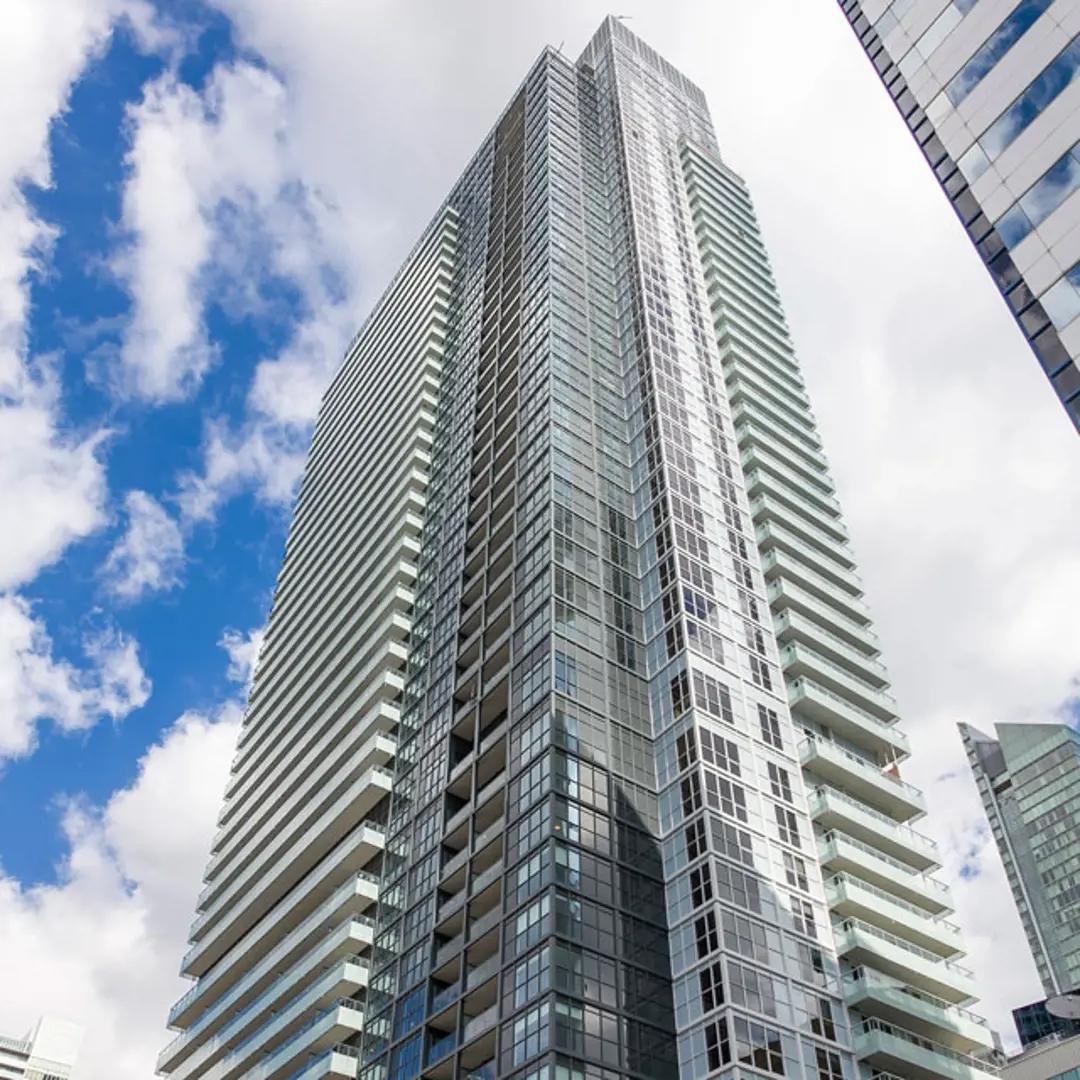 300 front st w