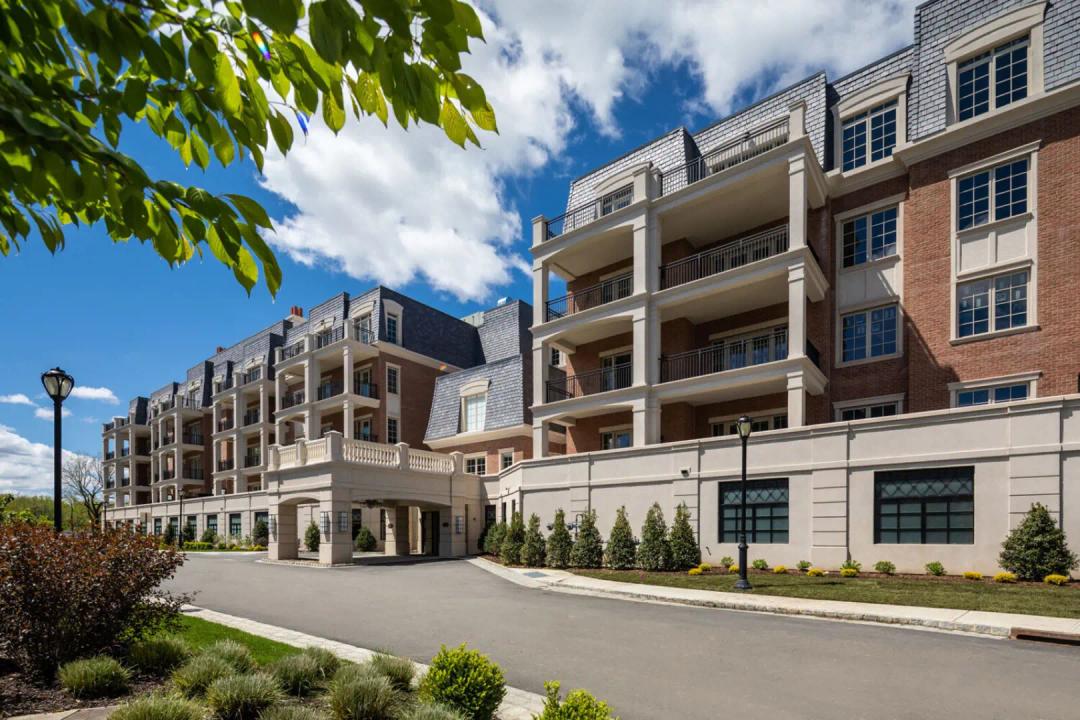 4000 royal court